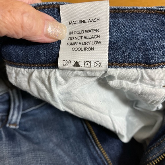 Judy Blue Skinny Fit Capri Jeans. Non Distressed. 16W. Excellent Used Condition! - Picture 7 of 8